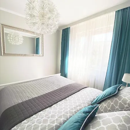 Na Teczowej 아파트